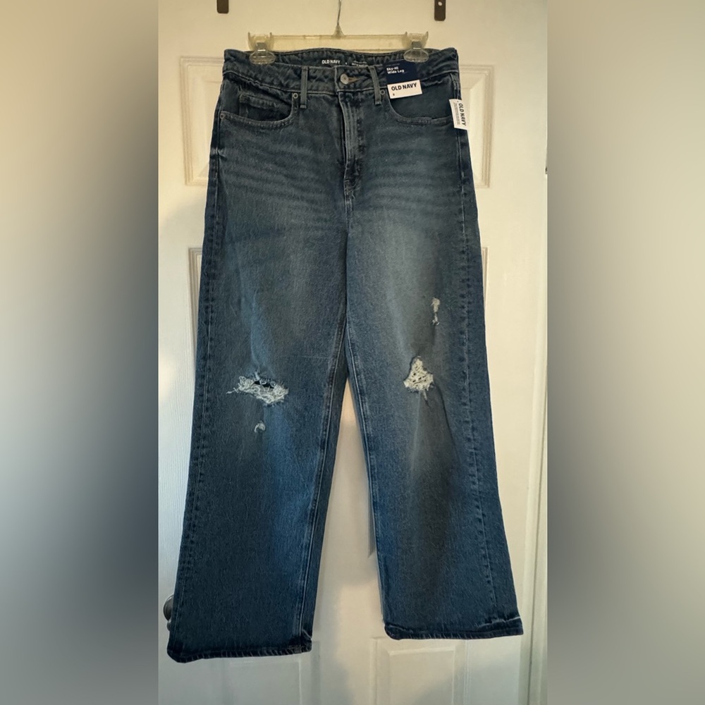Old Navy jeans- sky hi wide leg; brand new; non smoking home